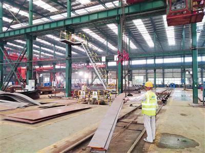 十五冶三公司金屬結(jié)構(gòu)廠小發(fā)明創(chuàng)效益——建設(shè)工程領(lǐng)域的技術(shù)革新啟示